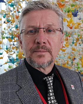 Univ.-Prof. Dr. Dirk Strunk Univ.-Prof. Dr. Dirk Strunk