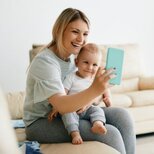 Mutter, Kind, Smartphone