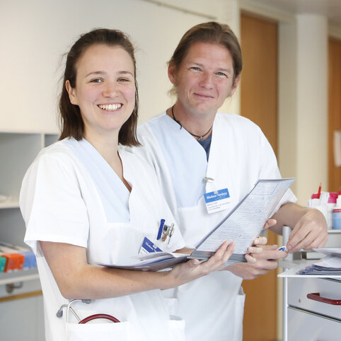 NIPSTA-Ausbildungsstationen: Interprofessionelle Patient*innenversorgung NIPSTA-Ausbildungsstationen: Interprofessionelle Patient*innenversorgung