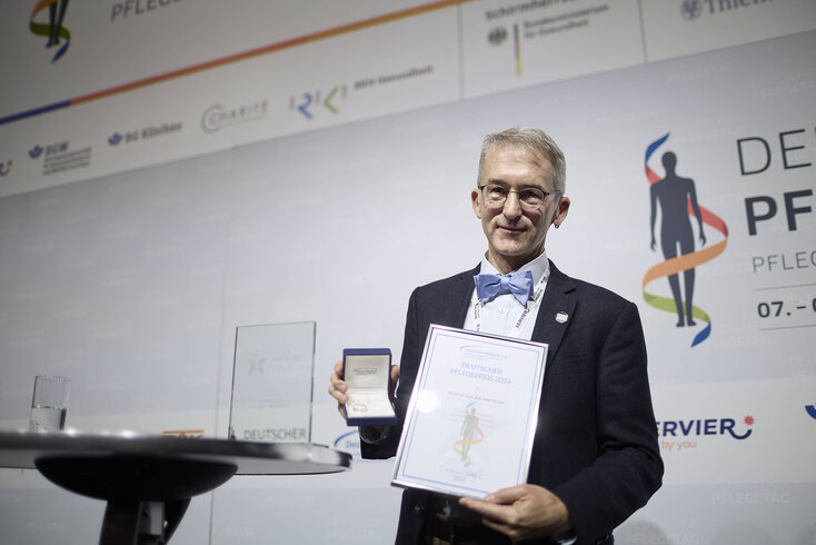 Dr. Peter Nydahl, PMU-Alumnus Pflegewissenschaft, Deutscher Pflegepreis 2024