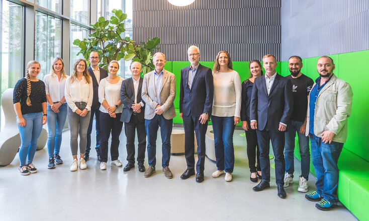 Gruppenfoto Kooperation PMU und Boehringer Ingelheim