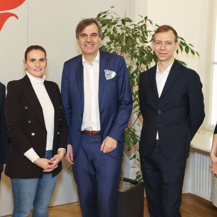 PMU-Alumnus Tobias Welponer mit LEO Pharma Young Researcher Award ausgezeichnet