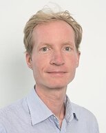 MMag. Simon Krutter, BA, Ph.D. PMU Salzburg PhD Student Nursing Science PMU Salzbur