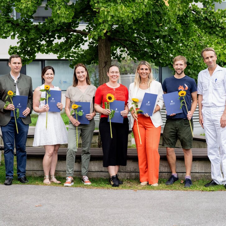 Health Sciences & Leadership, Akademische_r Expert_in, Dekretverleihung